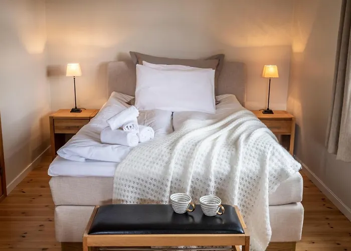 Dragsvik Fjordhotel (Adults Only)