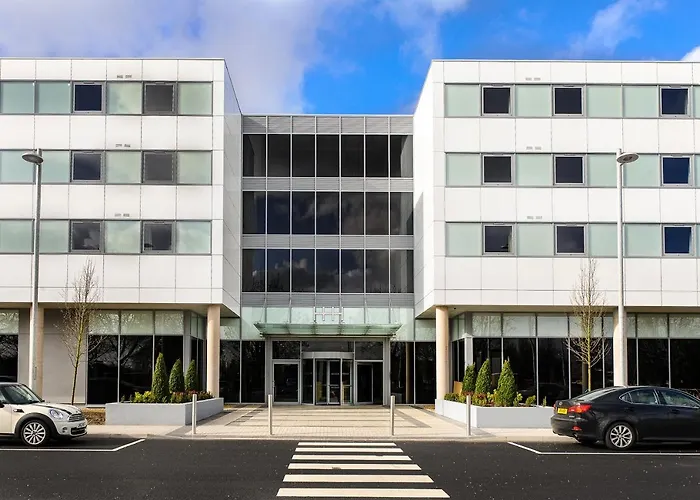 Heston Hyde Hotel
