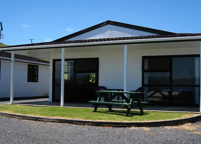 Opononi Hotel