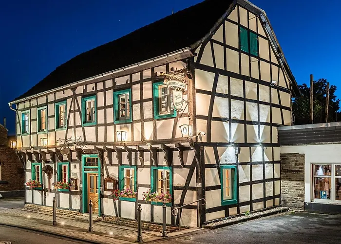 Land-Hotel Zum Schwan, Garni E-Ladestationen, -Spätanreise möglich-, Nähe Phantasialand Nähe Palmenparadies Euskirchen