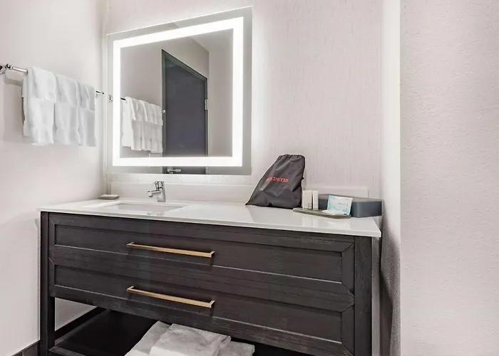 Laquinta Suites By Wyndham South Bend Notre Dame Area