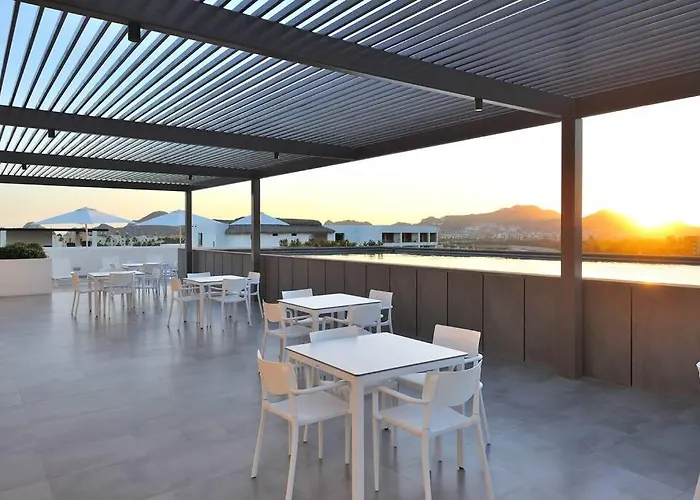 Great Location 2Bd 2Bth Walking Distance To Medano