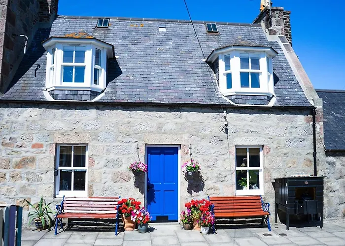 Unique 2 Bedroom Cottage In Fittie