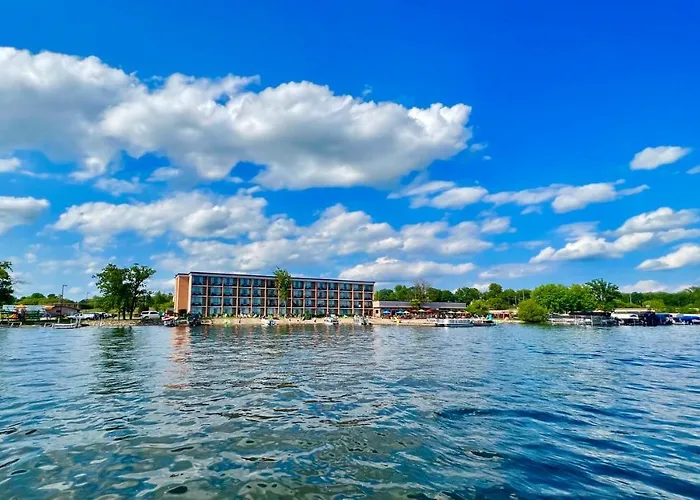 Holiday Inn Detroit Lakes, An Ihg Hotel