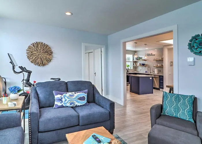 Immaculate Long Beach Apt W/ Gorgeous Kitchen