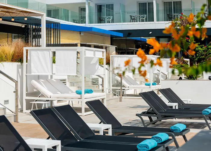L'Azure Hotel Spa 4Sup