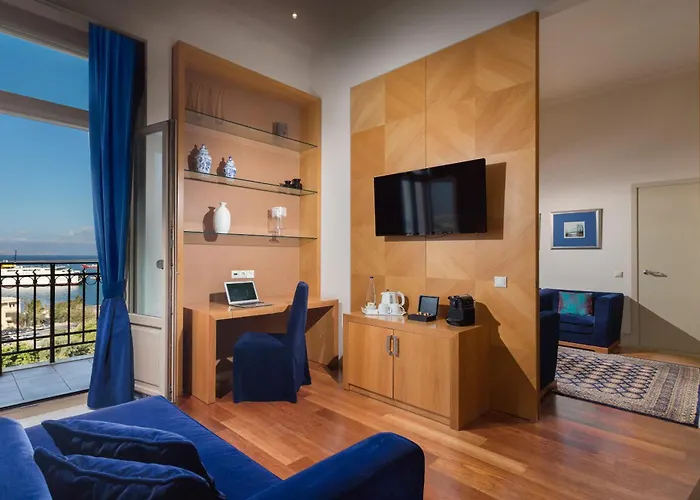 Gdm Megaron, Historical Monument Hotel