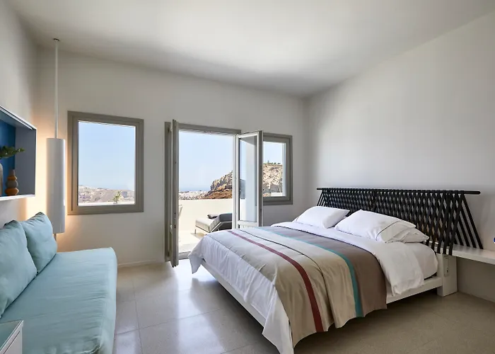 Alti Santorini Luxury Suites (Adults Only)