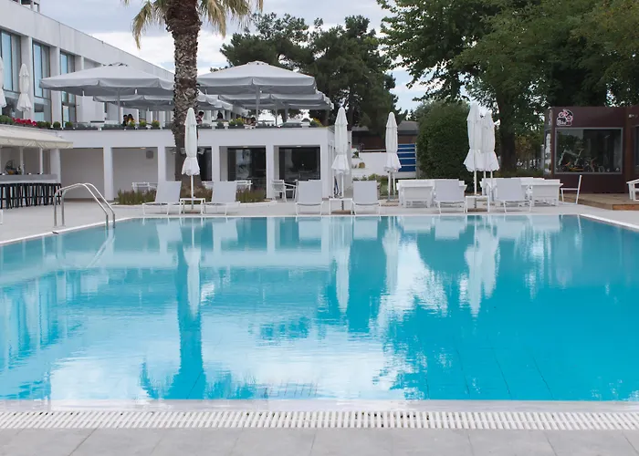 Makedonia Palace