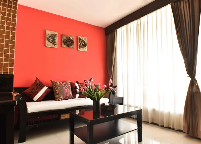 Boss Suites Nana Hotel