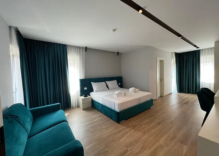 Hotel LEON - Beach Front
