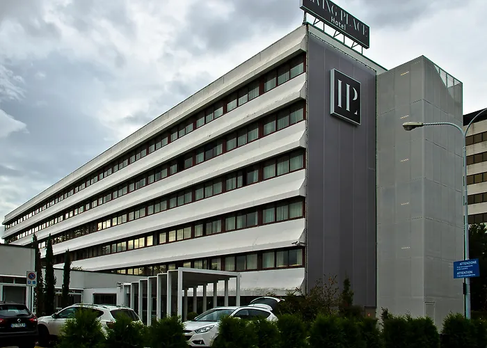 Living Place Hotel