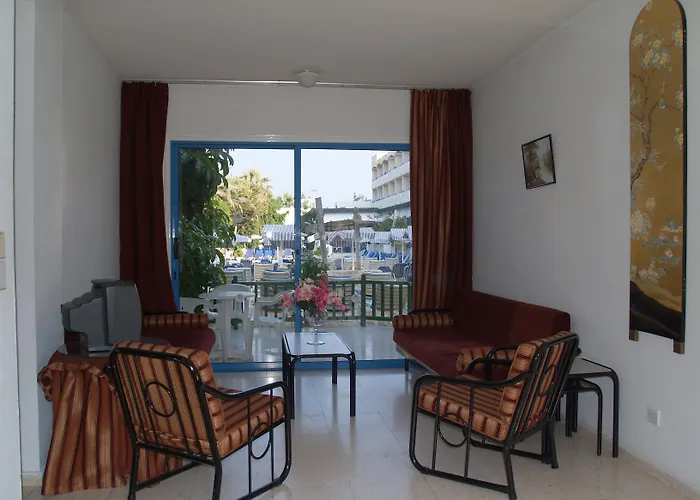 Paphiessa Hotel & Apartments