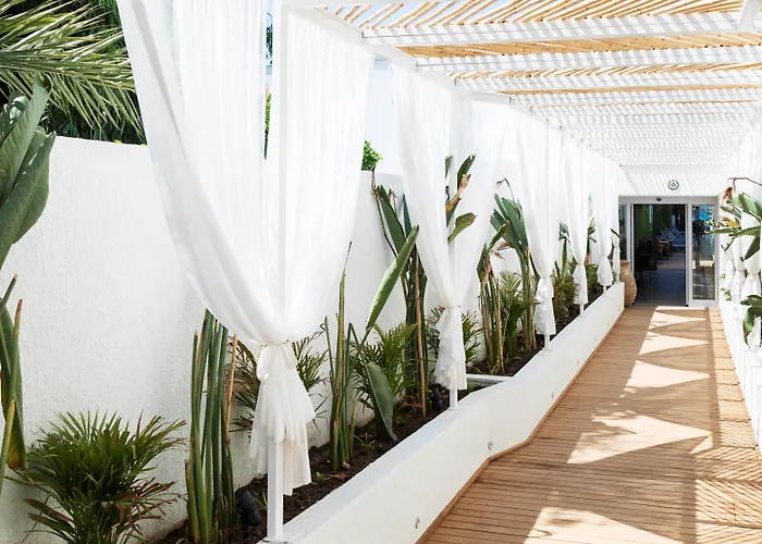 Babana Hotel