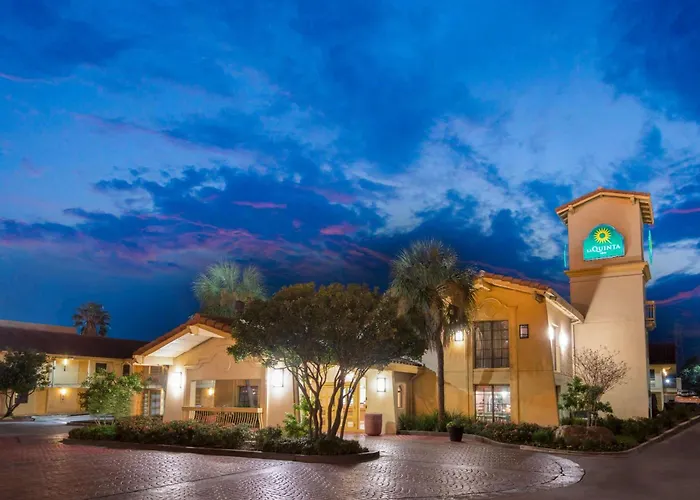 La Quinta Inn By Wyndham San Antonio Market Square