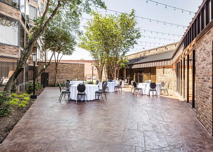 Doubletree By Hilton Memphis