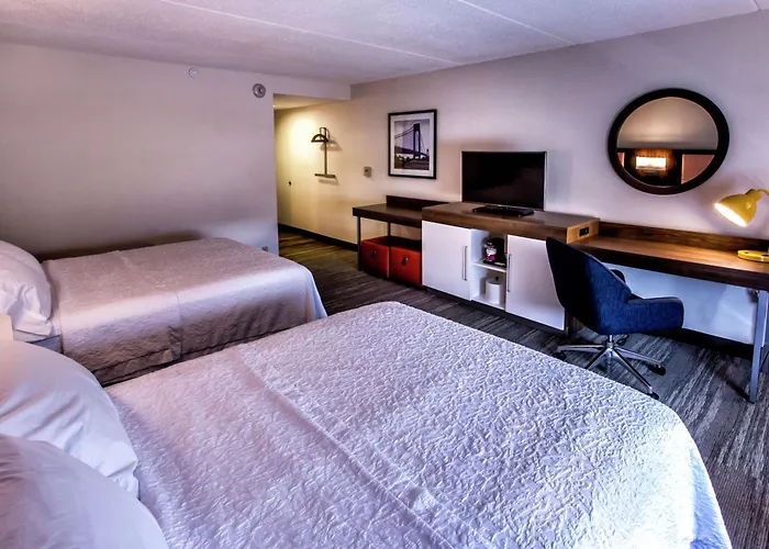 Hampton Inn&Suites Staten Island