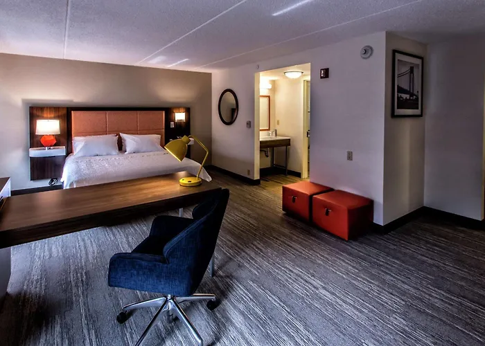 Hampton Inn&Suites Staten Island
