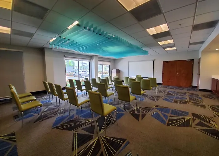 Holiday Inn Express & Suites Miami - Hialeah By Ihg