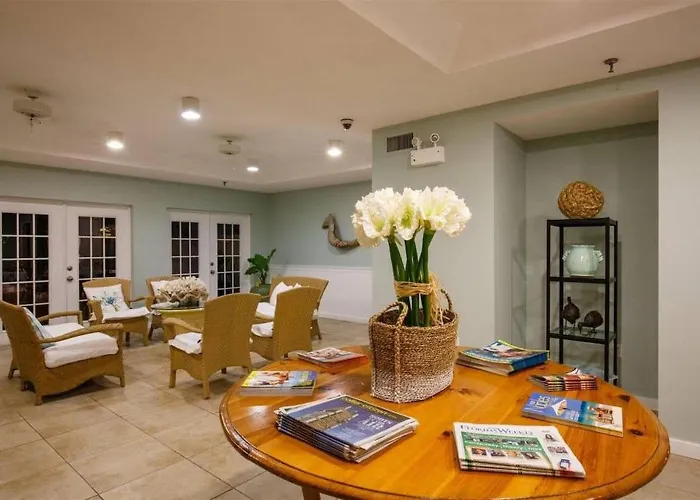 Naples Garden Inn