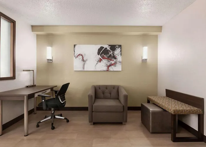 Ramada By Wyndham Suites Orlando Airport