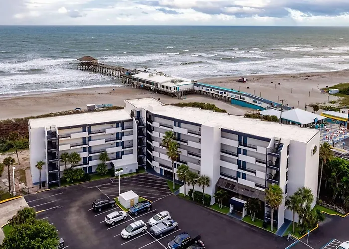 La Quinta By Wyndham Cocoa Beach Oceanfront