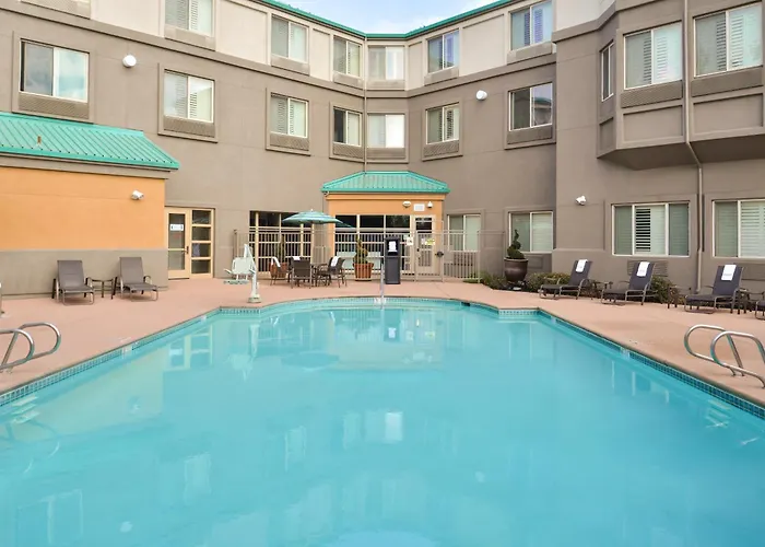 Holiday Inn Express & Suites Elk Grove Central - Hwy 99 By Ihg