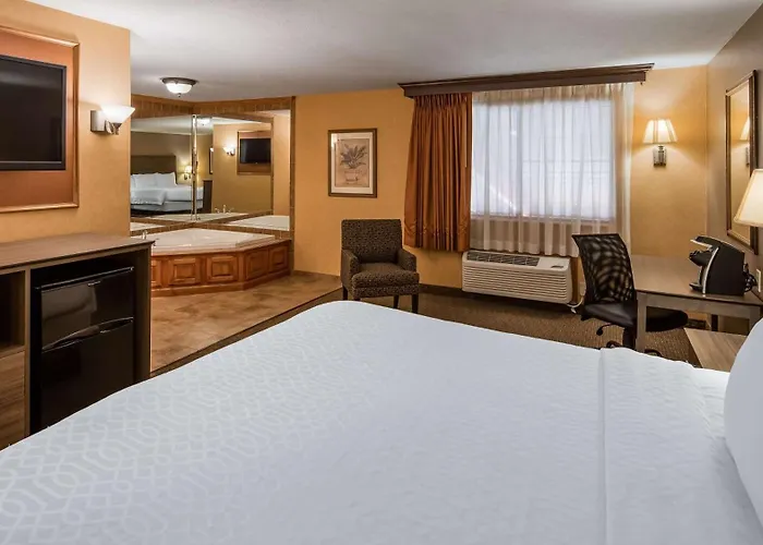 Best Western Plus North Canton Inn & Suites