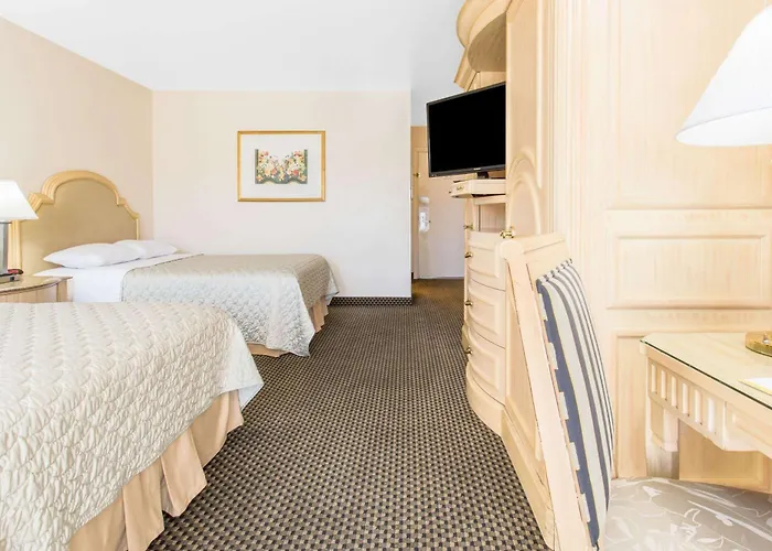 Days Inn By Wyndham Modesto