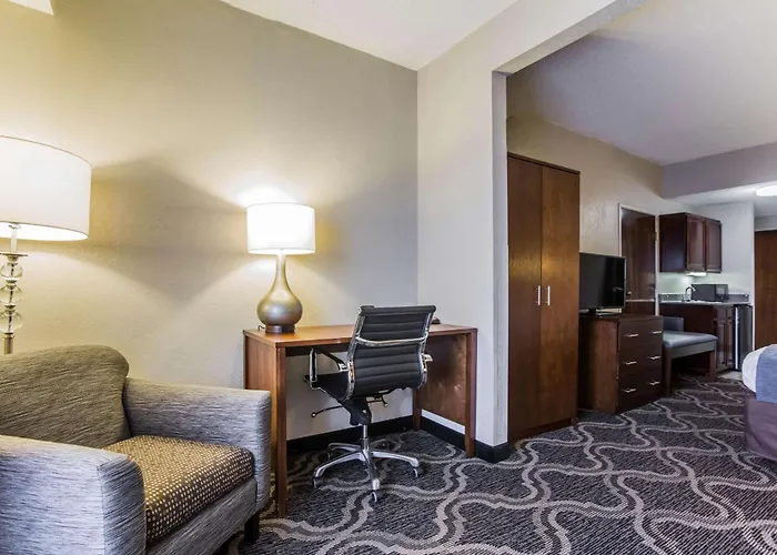Comfort Suites Pineville - Ballantyne Area