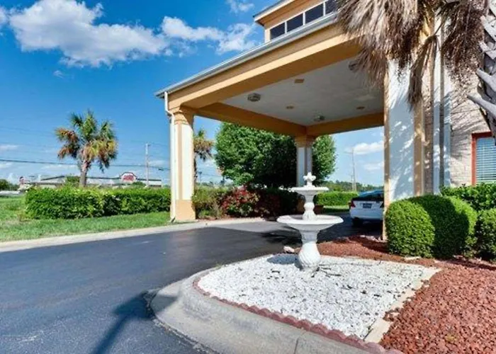Quality Inn & Suites Monroe