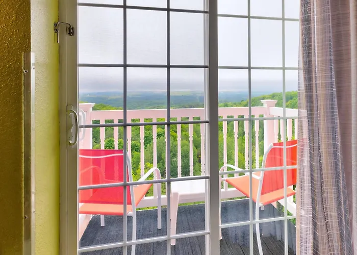 Holiday Inn Express & Suites Petoskey By Ihg