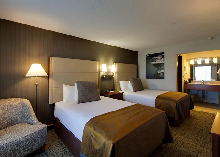 Best Western Harbour Pointe Lakefront