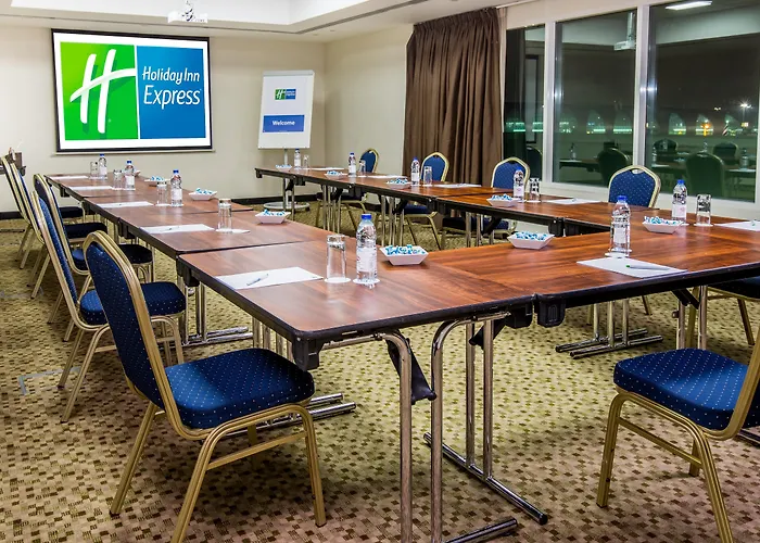 Holiday Inn Express Dubai Airport By Ihg