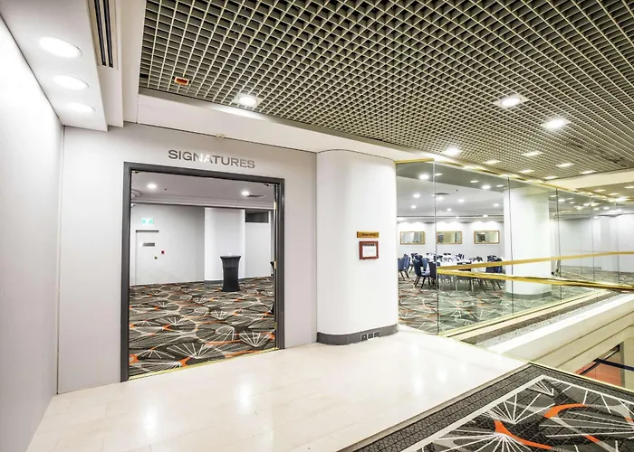Hilton Darwin
