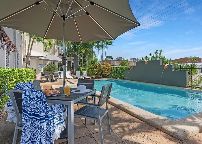 Bay Village Tropical Retreat