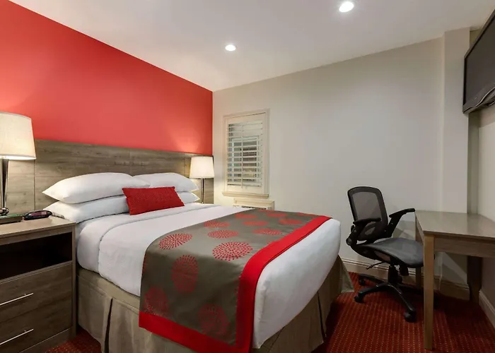 Ramada By Wyndham Oakland Downtown City Center