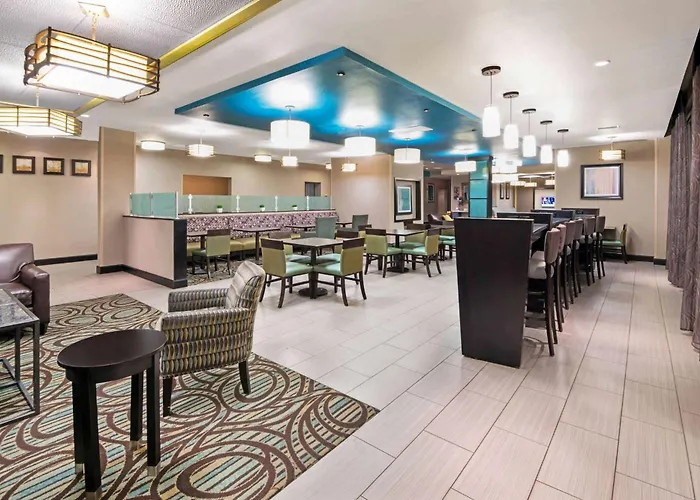 La Quinta Inn & Suites By Wyndham Durant