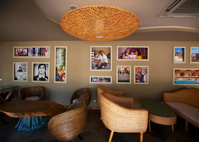 Pinehill Hotel & Suites