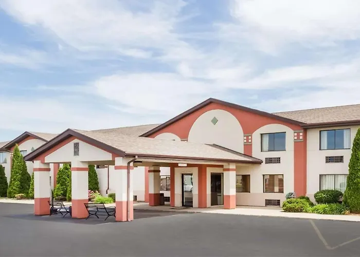 Super 8 By Wyndham Plymouth