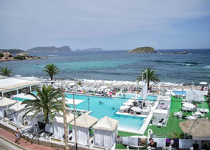 Outsite Ibiza - Work, Connect, Explore