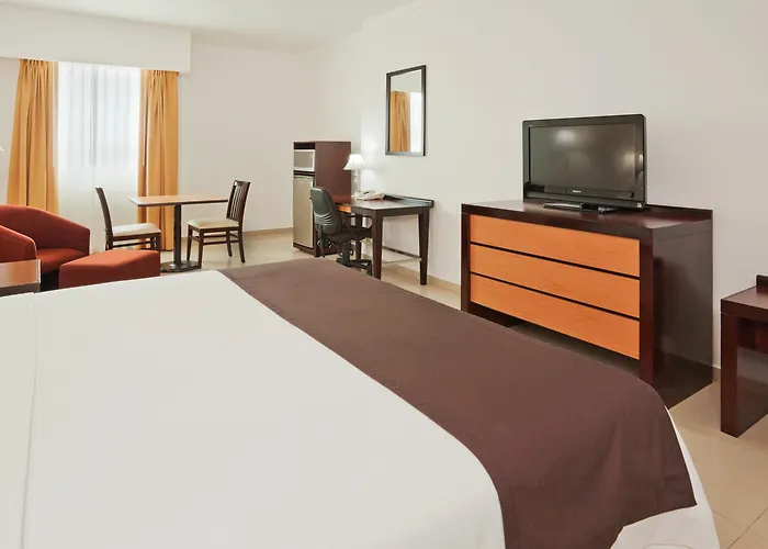 Holiday Inn Express Paraiso - Dos Bocas, An Ihg Hotel