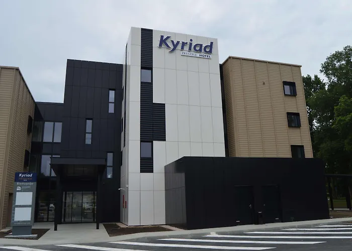 Kyriad Prestige Pau - Palais Des Sports