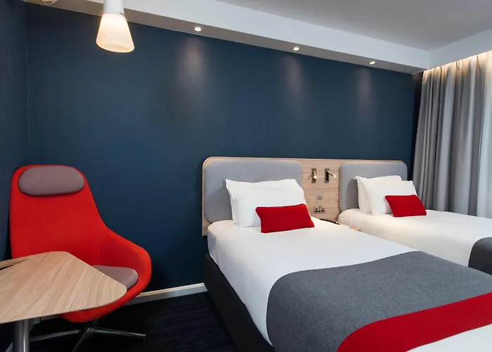 Holiday Inn Express London Luton Airport By Ihg