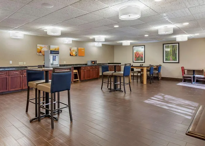 Comfort Inn & Suites Paw Paw