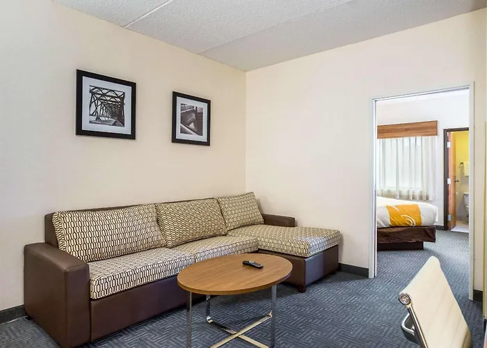 Quality Suites Lansing West