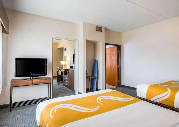 Quality Suites Lansing West