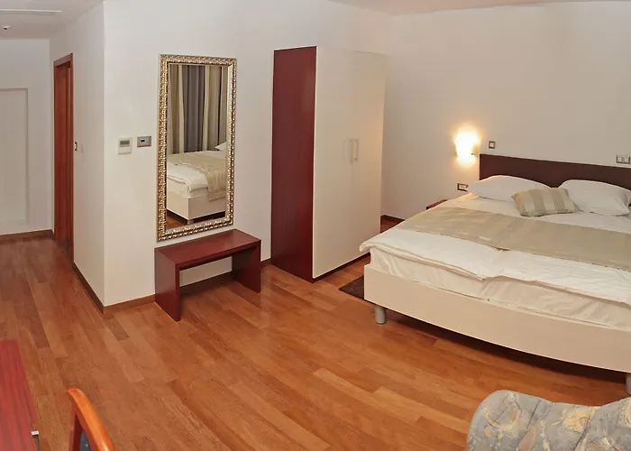 Hotel Monika