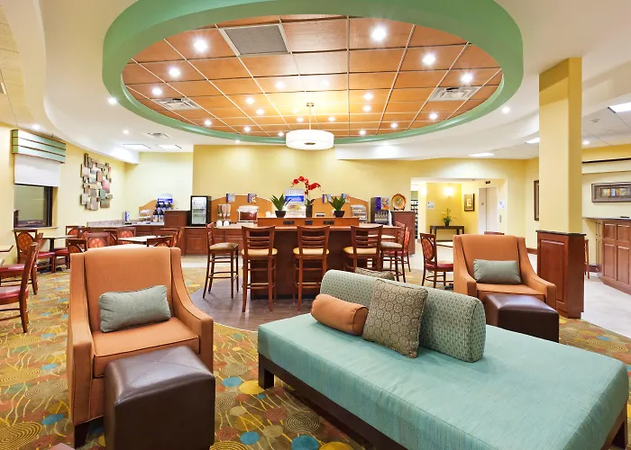Holiday Inn Express & Suites Greensboro - I-40 At Wendover By Ihg