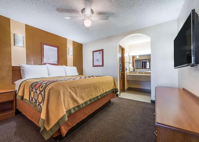 Super 8 By Wyndham Waco/Mall Area Tx